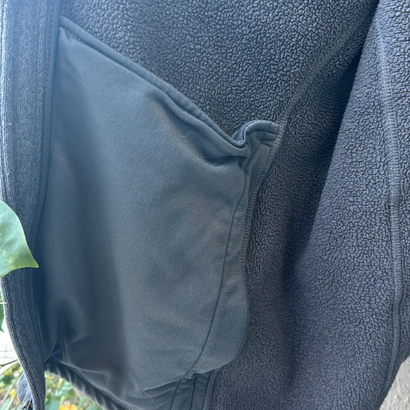 The North Face Zip Up Men’s sweater - Picture 7 of 9